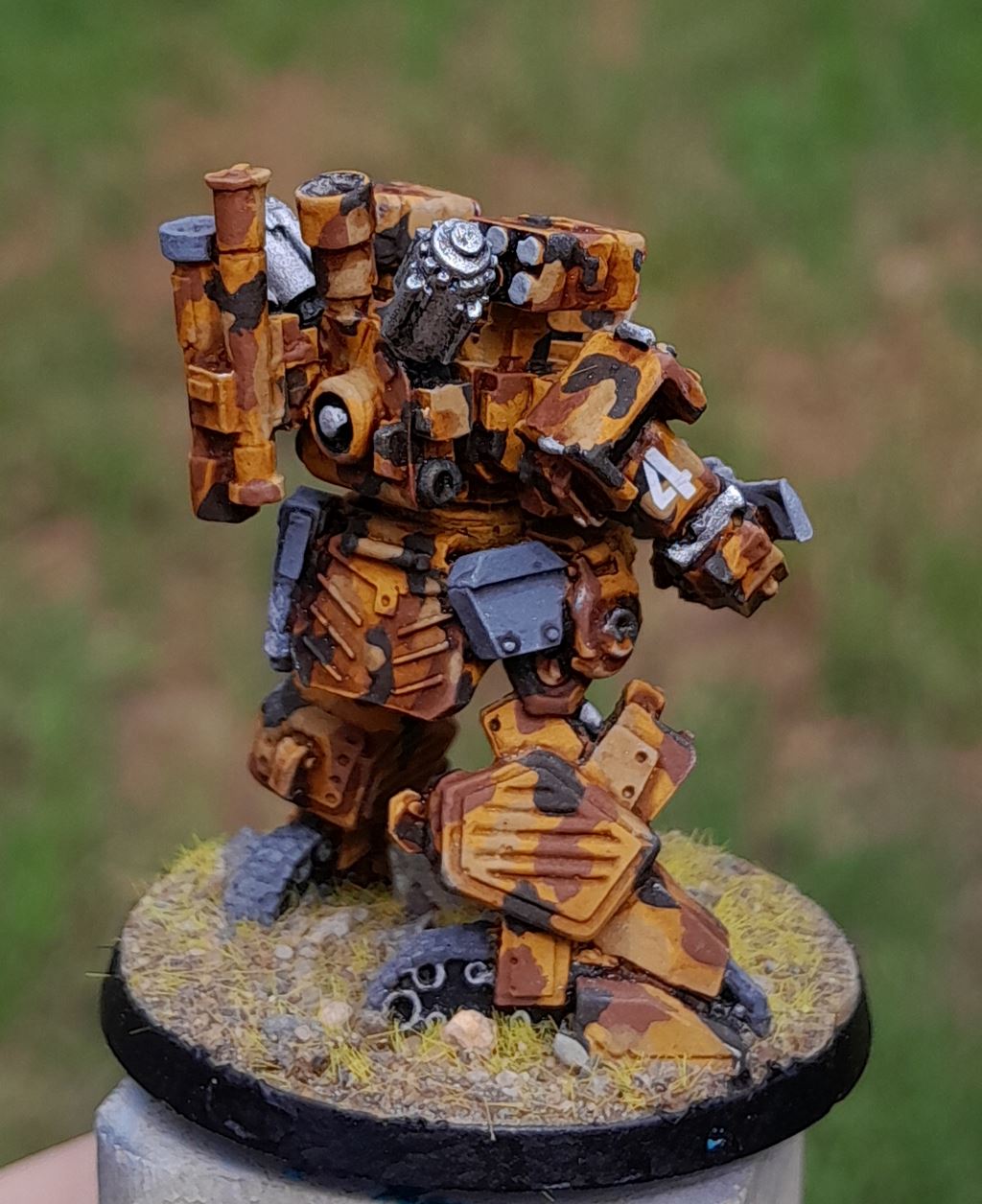 I slightly modified the guided mortar, moved the attachment point up and out to expose more of the engine